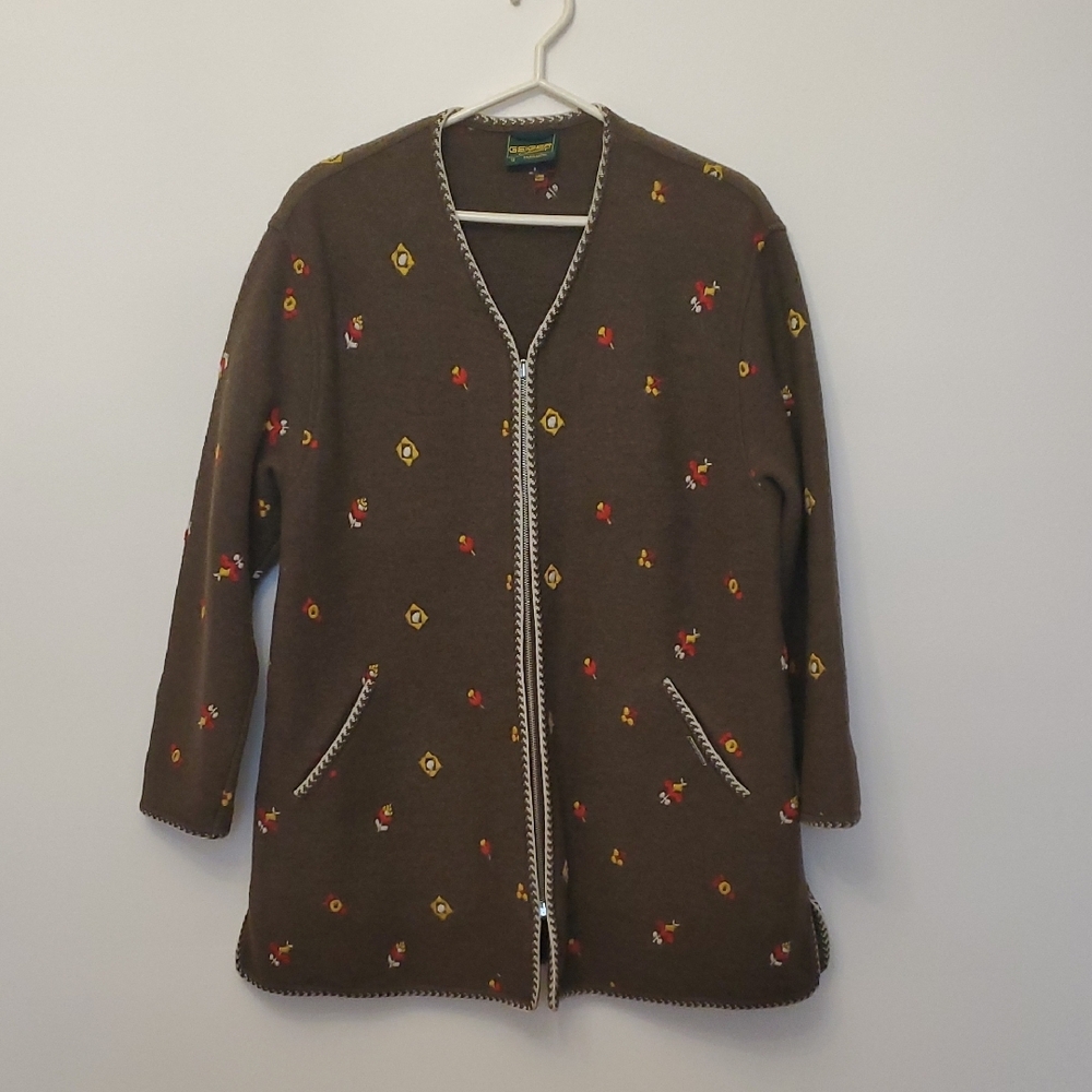 Geiger Collection Women's Brown Wool Coat - Classic Tailored Style